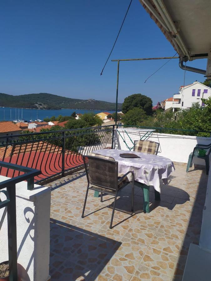 Veldic Apartments Tisno Eksteriør bilde