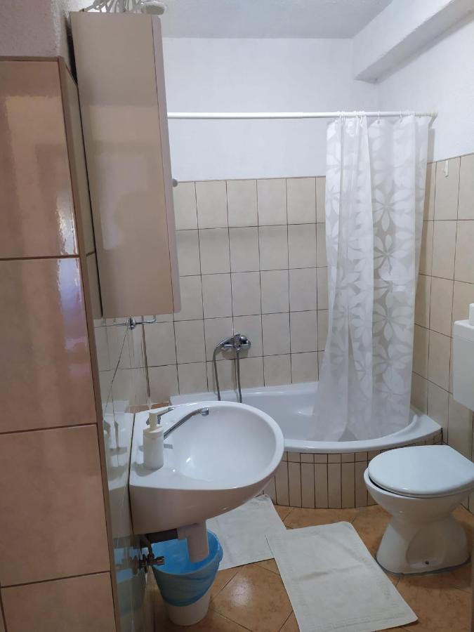 Veldic Apartments Tisno Eksteriør bilde