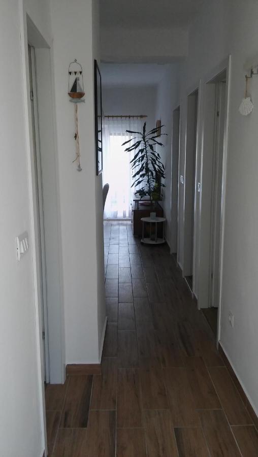 Veldic Apartments Tisno Eksteriør bilde